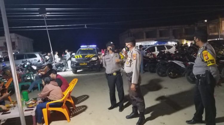 Personil Polsek Pangkalan Kuras Tak Kenal Lelah Imbau Masyarakat Terapkan Prokes