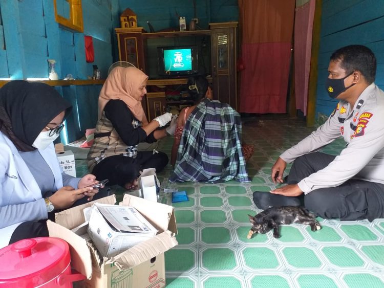 Polsek Langgam Terus Lakukan Vaksinasi, Capai 1.040 Orang yang Divaksin