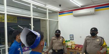 Personel Polsek Kerumutan Sampaikan Pesan Kamtibmas Lewat Patroli Dialogis