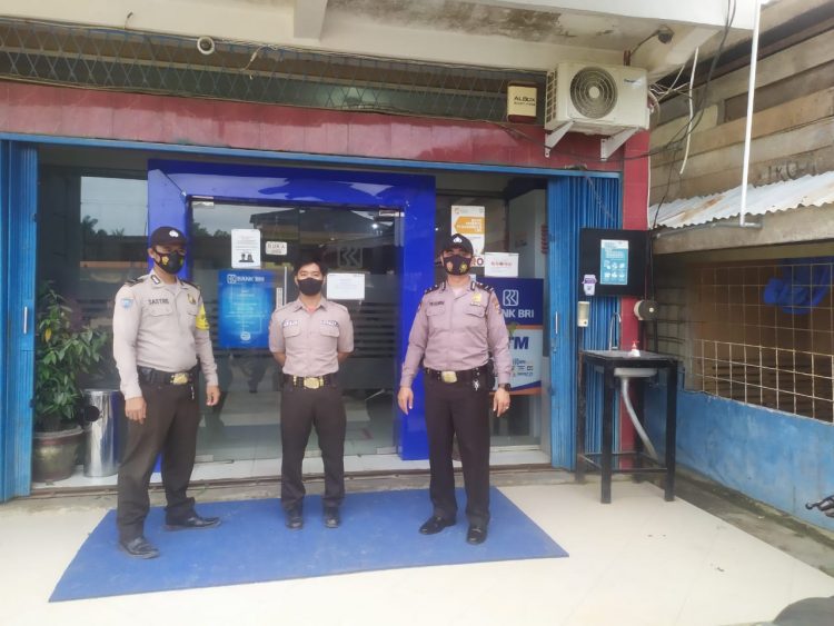 Selain Pantau Prokes Masyarakat, Polsek Langgam juga Patroli Kamtibmas