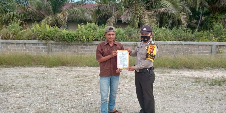 Polsubsektor Pelalawan Lakukan Patroli dan Sosialisasi Terkait Pencegahan Karhutla Kepada Masyarakat