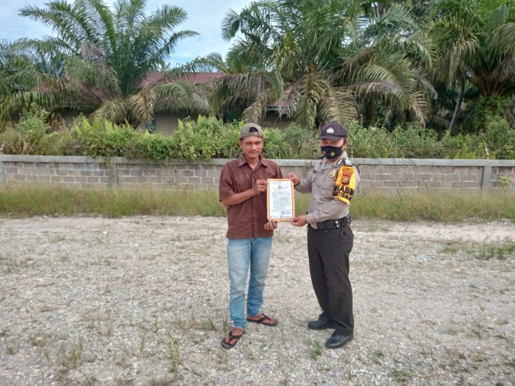 Polsubsektor Pelalawan Lakukan Patroli dan Sosialisasi Terkait Pencegahan Karhutla Kepada Masyarakat