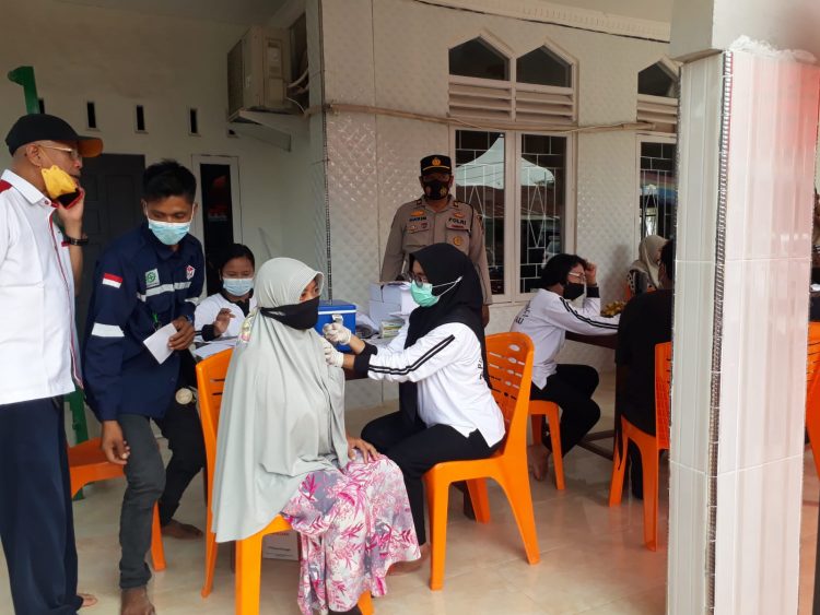 Polsek Pangkalan Kerinci Pantau Giat Vaksinasi di Sejumlah Titik