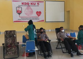 Peduli Kemanusiaan, Kapolsek Ukui Ikut Donor Bantu Pasokan Darah untuk PMI Pelalawan