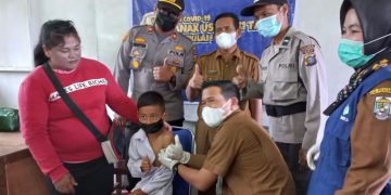 Kapolsek Teluk Meranti Kawal  Vaksinasi Anak