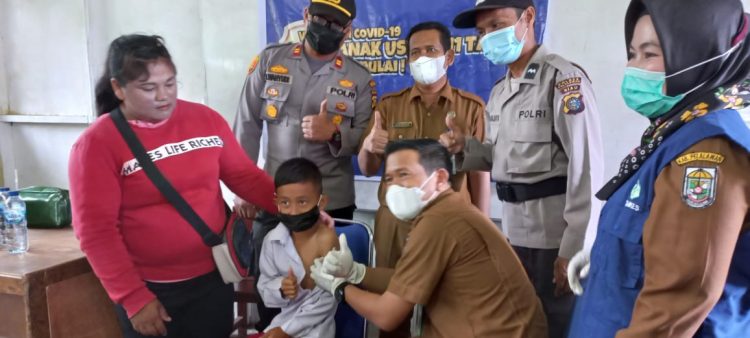 Kapolsek Teluk Meranti Kawal  Vaksinasi Anak