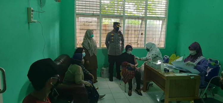 Polsek Pangkalan Kuras Kawal Vaksinasi di 4 Titik Berikut