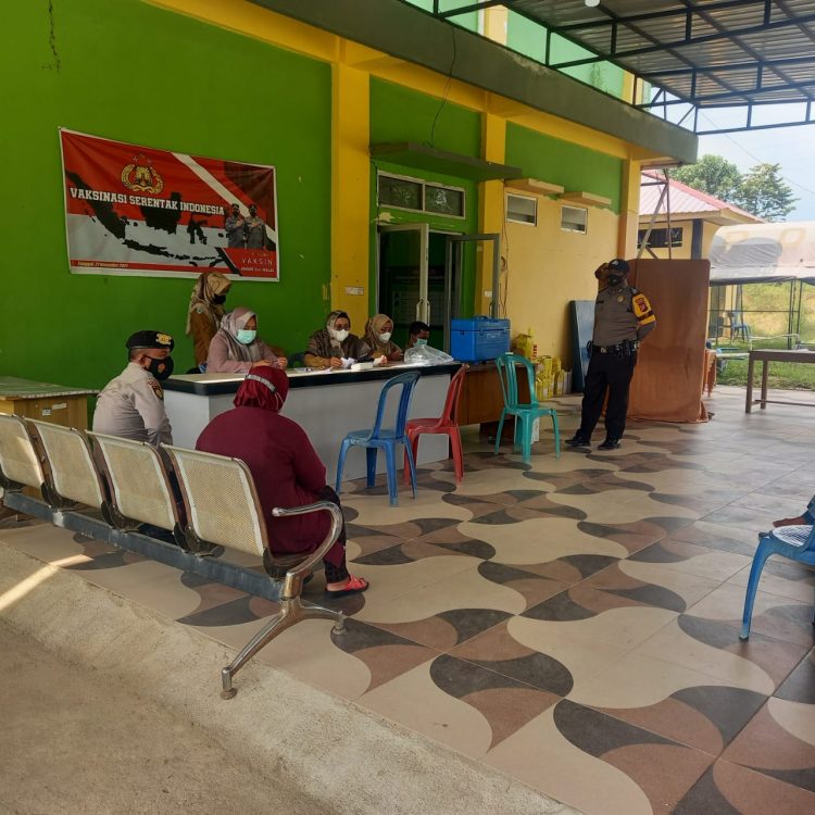 Kejar Target, Polsek Pangkalan Lesung dan Nakes Terus Buka Layanan Vaksinasi