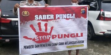 Sambangi Supir Lintas Provinsi, Polsek Bandar Sei Kijang Edukasi Soal Saber Pungli