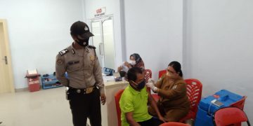 Polsek Ukui dan Nakes Buka Layanan Vaksinasi Setiap Hari