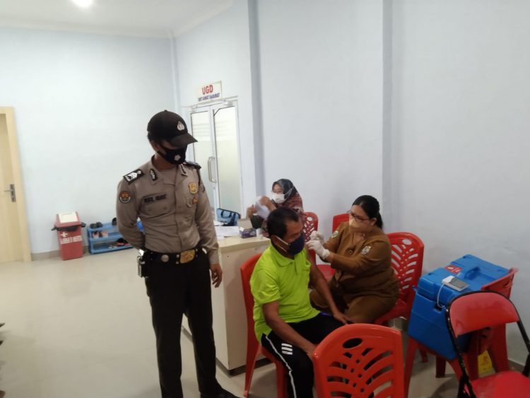 Polsek Ukui dan Nakes Buka Layanan Vaksinasi Setiap Hari
