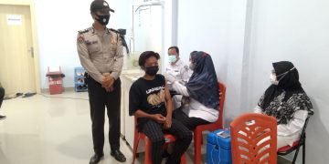 Secara Konsisten Gelar Vaksinasi, Polsek Ukui dan Puskesmas Layani Masyarakat Setiap Hari