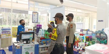Kapolsek Kerumutan Kerahkan Personil Lakukan Patroli di Pusat Perbelanjaan