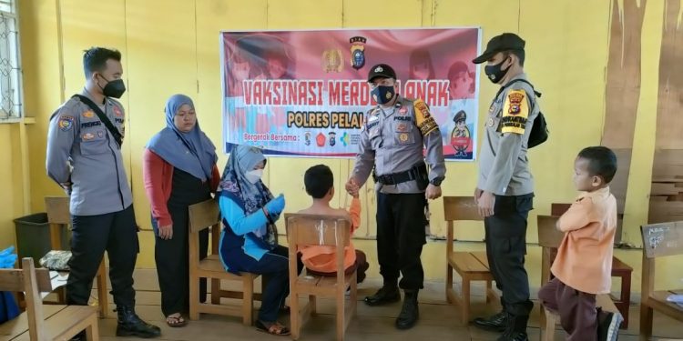Polsek Teluk Meranti Lakukan Pengamanan Vaksinasi Anak usia 6-11 Tahun