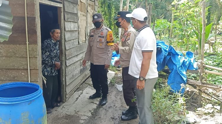 Polsek Pangkalan Lesung Jalankan Program ‘Ajak, Vaksin, Antar’ Terhadap Lansia