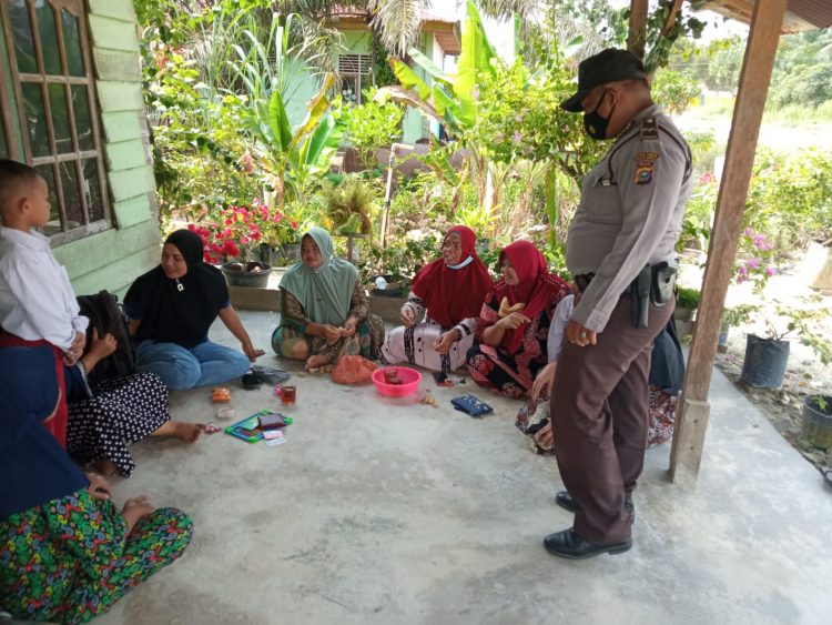 Kegiatan Rutin, Polsek Langgam Patroli C3 dan Sosialisasi Prokes Kepada Masyarakat