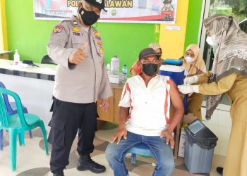 Polsek Pangkalan Lesung dan Nakes Terus Buka Layanan Vaksinasi Covid-19