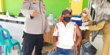 Polsek Pangkalan Lesung dan Nakes Terus Buka Layanan Vaksinasi Covid-19