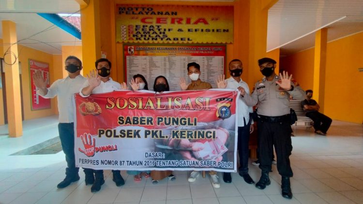 Polsek Pangkalan Kerinci Lakukan Sosialisasi Saber Pungli, Sasar Pegawai Kantor Lurah