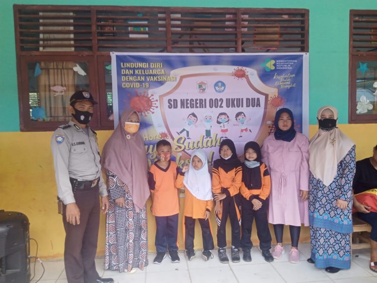 Polsek Ukui dan Puskesmas Gelar Vaksinasi untuk Anak dan Masyarakat Umum