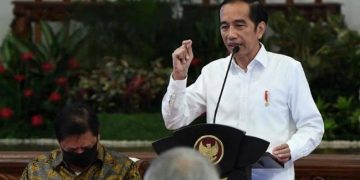 Tekan Penyebaran Kasus Omicron, Jokowi Imbau Pekerja Kembali Kerja dari Rumah