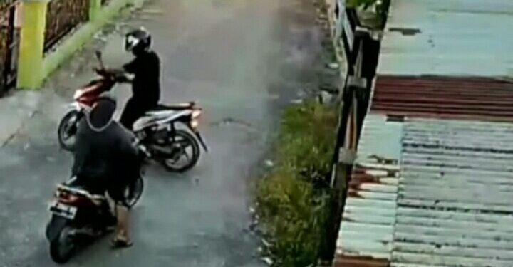Pelaku Begal Payudara di Pekanbaru Terekam CCTV Diburu Polisi