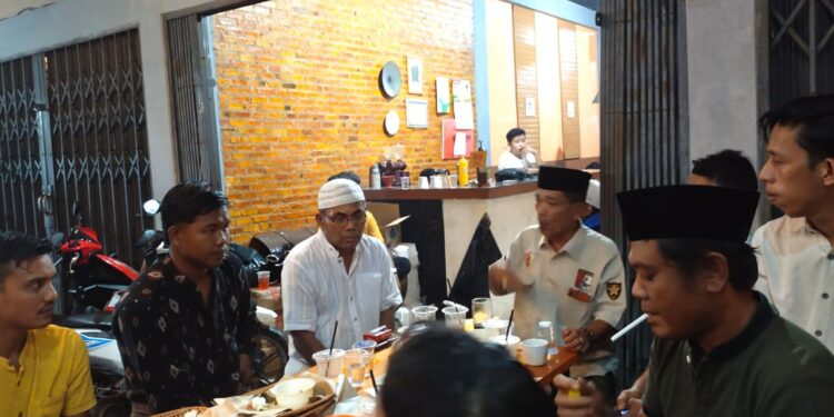 Safi’i Samosir Ajak Buka Bersama Masyarakat RW 01 Kelurahan Air Tiris Kabupaten Kampar