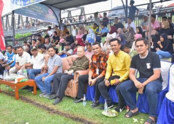 Pj Bupati Kampar Resmi Buka Turnamen Sepak Bola “Piala Dunia Kampar”