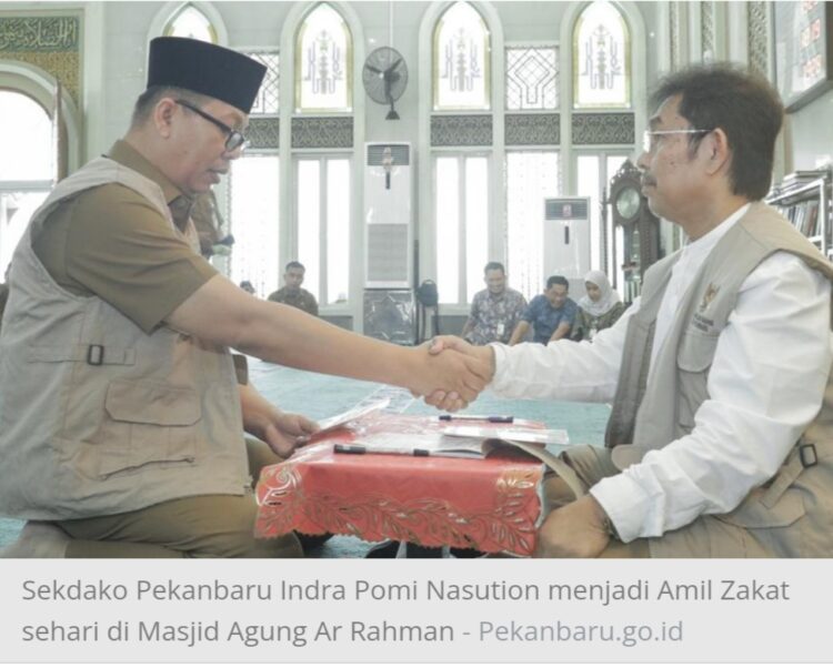 Sekdako Jadi Amil Zakat Sehari di Masjid Agung Ar Rahman