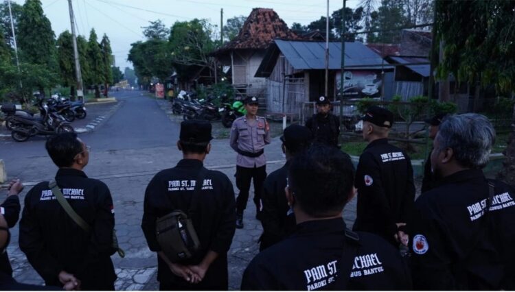 Relawan Nonmuslim Turut Bantu Pengamankan Shalat Idul Fitri Di Kabupaten Bantul