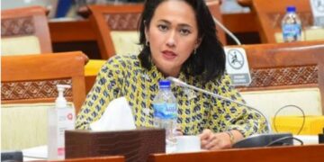 Komisi I DPR Dukung Kemenlu Segera Evakuasi Ratusan WNI di Sudan