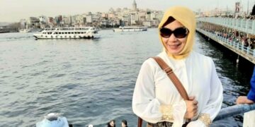 Sri Deviyani Pertanyakan Kualitas Kain Payung Elektrik Mesjid Agung Ke Head of Heytex Bramsche Gmbh Germany
