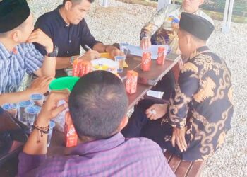 Di Sela-sela Kesibukan, Edwin Pratama Putra Terima  PKGBP  dan FGPPNS Riau