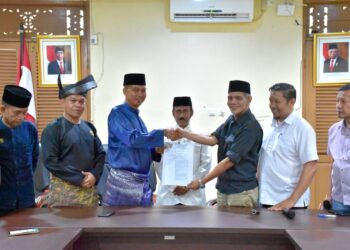 Datuk Muspidauan SH., MH Resmi Terima SK PJS LAM Kota Pekanbaru