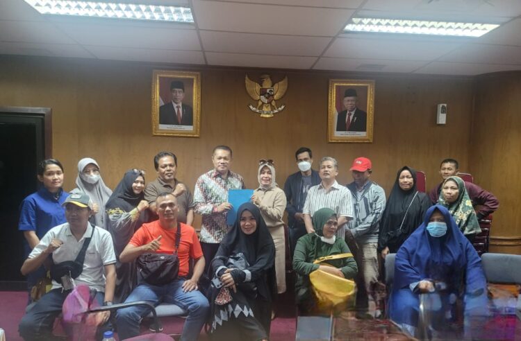 Masyarakat Pejuang Zonasi Bawa Bukti dan Aduan Wali Murid, Sri Deviyani : Keluarkan KK Tumpangan!!!