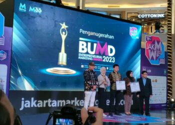 Perumdam Tirta Siak Pekanbaru Raih  BUMD Entrepreneurial Marketing Award 2023