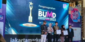 Perumdam Tirta Siak Pekanbaru Raih  BUMD Entrepreneurial Marketing Award 2023