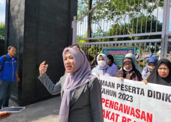 SMAN 8 Tutup Rapat Pagar Sekolah, Masyarakat Pejuang Zonasi Ditolak Masuk