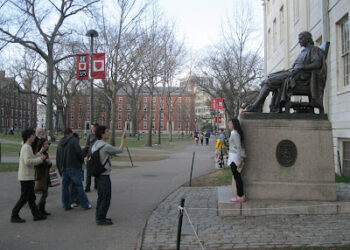 Mahasiswi Gugat Profesor di Harvard Terkait Kasus Pelecehan Seksual