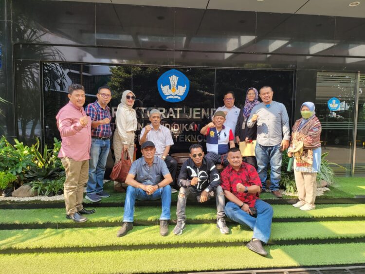 PPDB Riau, Dugaan Kasak Kusuk Legalkan Kelas Tambahan