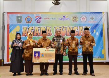 HUT ke-61, PWRI Riau Terima Kado KTA e-Money BRK Syariah