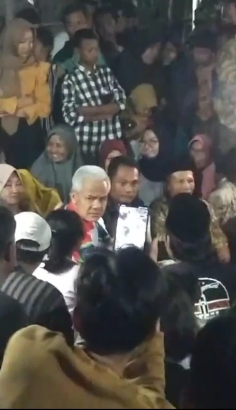 Makan Malam dan Nyanyi Bareng, Kehangatan Ganjar Saat Menginap di Rumah Warga