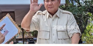 Pejuang Prabowo di Sumbar Beralih Dukung Ganjar, Diwarnai Aksi Ganti Baju