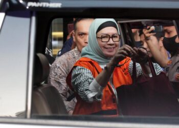 Karen Serahkan Seabreg Bukti ke Penyidik KPK, Tegaskan Dia Tidak Melakukan Korupsi
