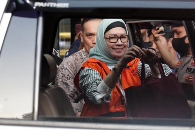 Karen Serahkan Seabreg Bukti ke Penyidik KPK, Tegaskan Dia Tidak Melakukan Korupsi