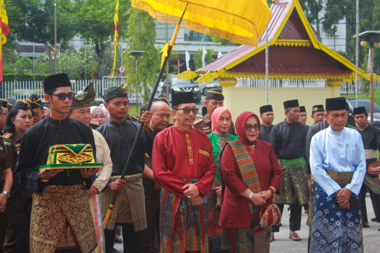 LAMR Selenggarakan Tepuk Tepung Tawar Kajati Akmal Abbas