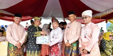 HUT Ke-20 Kab. Lingga, BRK Syariah Dianugerahi Penghargaan Pembangunan Sektor Keuangan