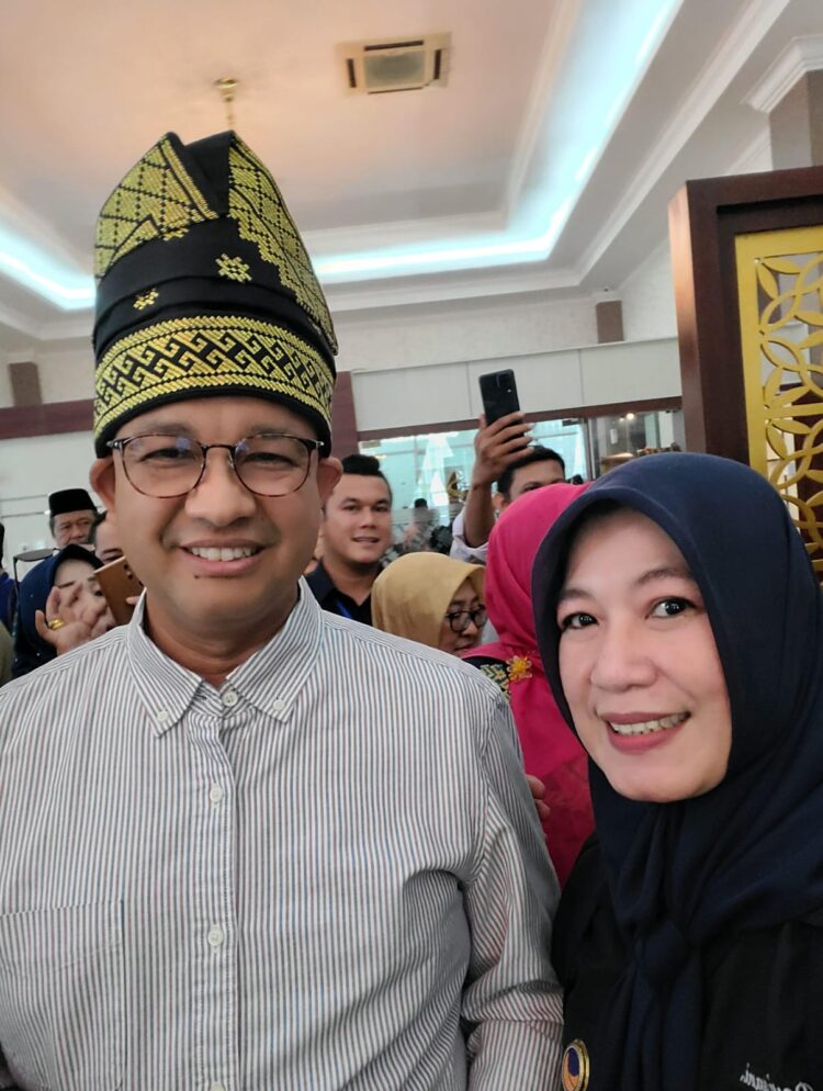 Anies Sapa Masyarakat Riau, Sri Deviyani : Pilih Presidennya Pilih Juga Caleg Pendukungnya