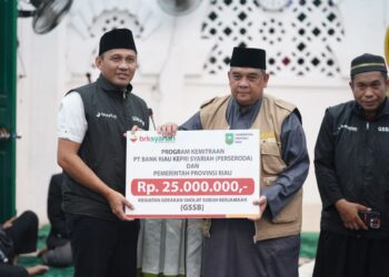 Direksi dan Pegawai BRK Syariah Ikuti GSSB di Bangkinang serta Salurkan Program Kemitraan
