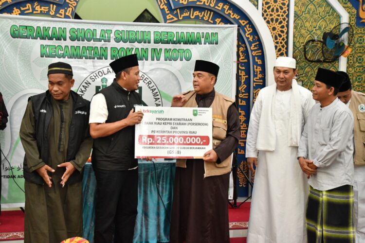 BRK Syariah Serahkan Bantuan Program Kemitraan Untuk Mesjid di Rohul.